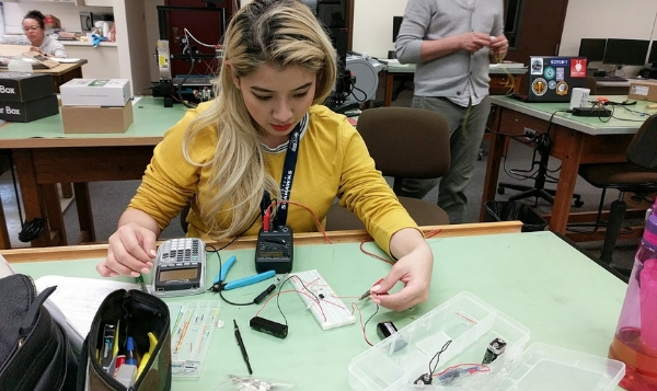 Student working in the SSC MakerSpace 