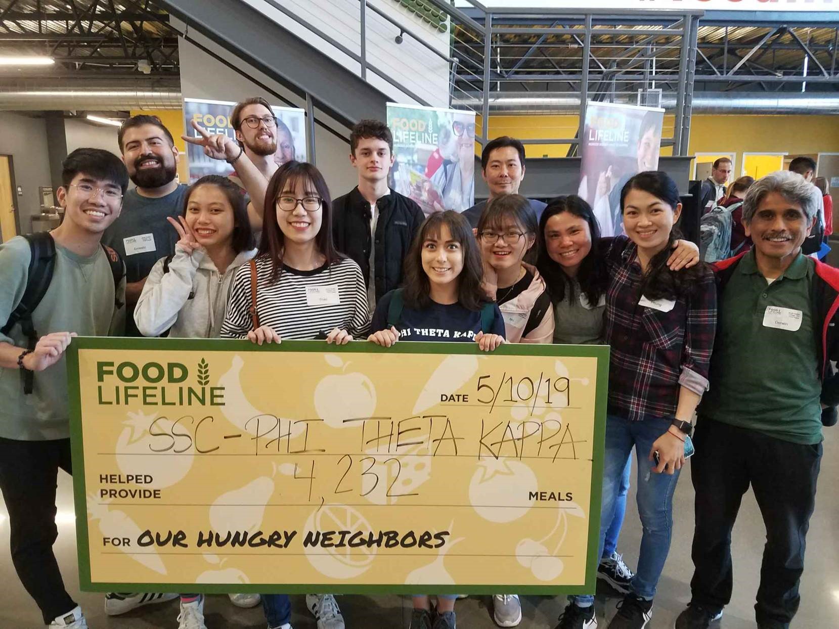 PTK Volunteers at Food Lifeline 
